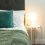 Lavish Living Huge Long Term Savings For Contractors Relocators Profressionals